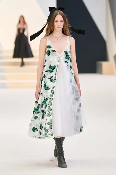 Look 32